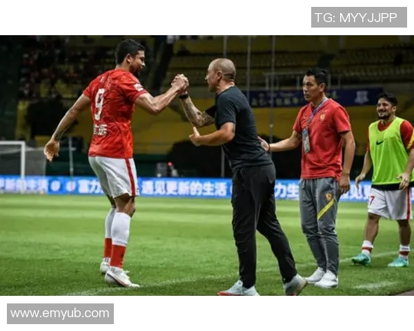 沙尔克04强势夺胜积分榜再添三分！